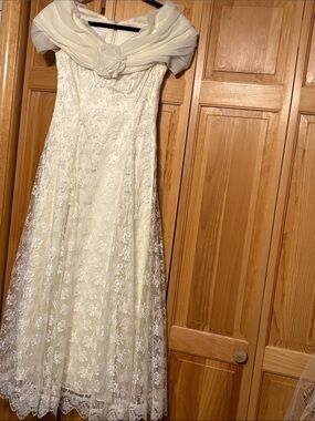 Vintage Jessica McClintock Elegant Ivory Lace Off-Shoulder Women’s Dress